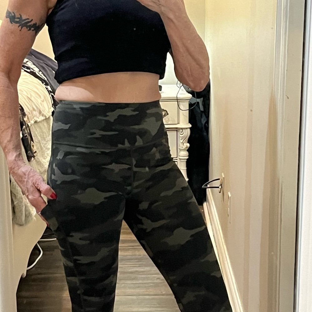 Athleta Green Camouflage 7/8 Tights